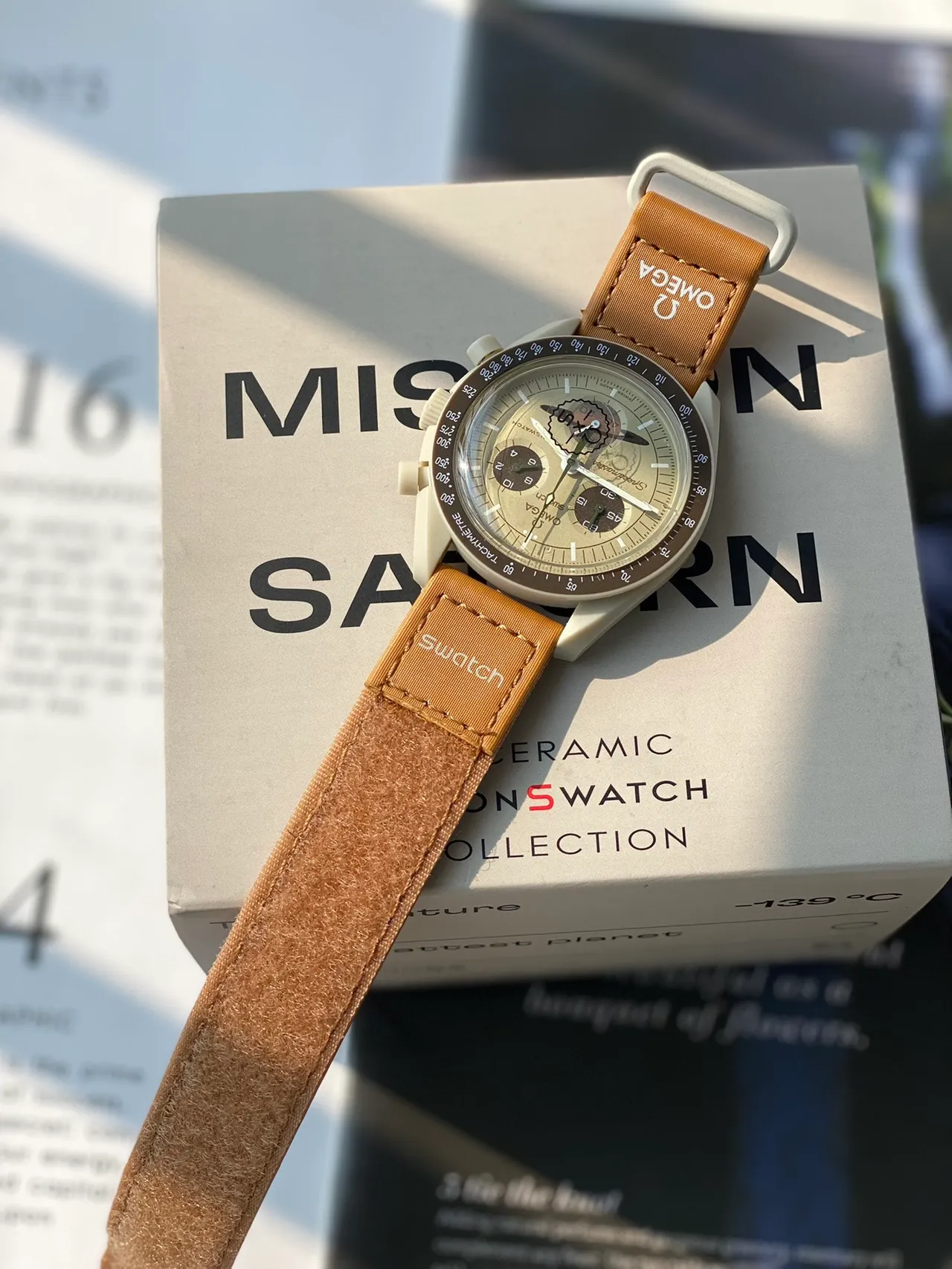 Omega Speedmaster Chronograph وجه بلون بيج حزام بلون تان ساعة ميكانيكية 5