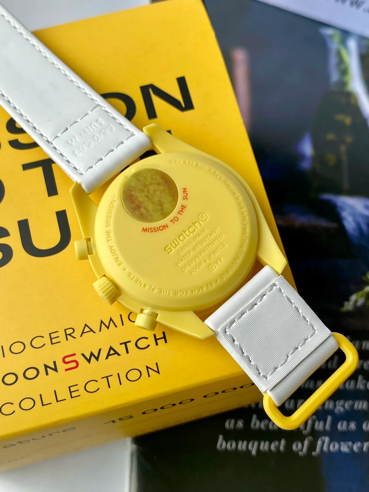 欧米茄 Speedmaster Moonwatch 黄色计时机械腕表 4