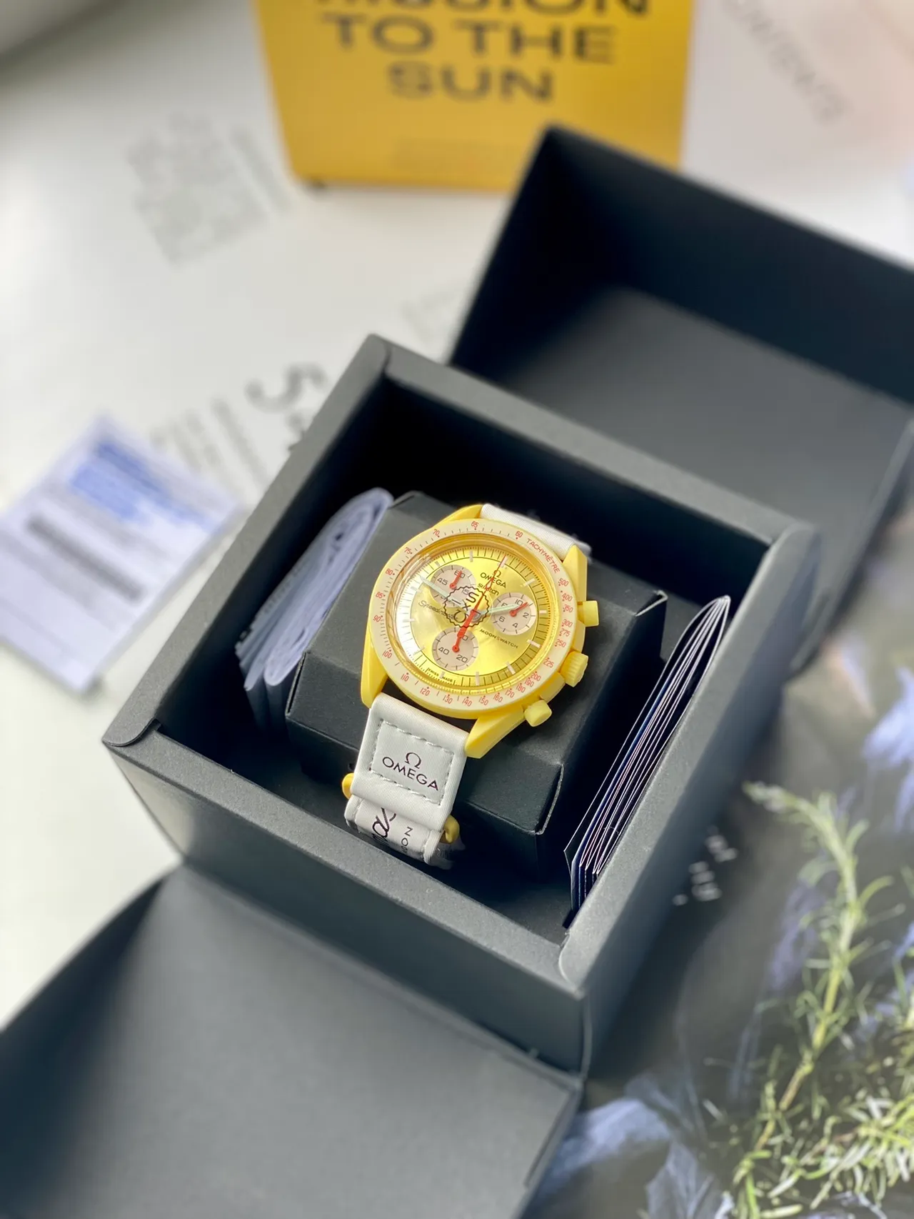 欧米茄 Speedmaster Moonwatch 黄色计时机械腕表 8