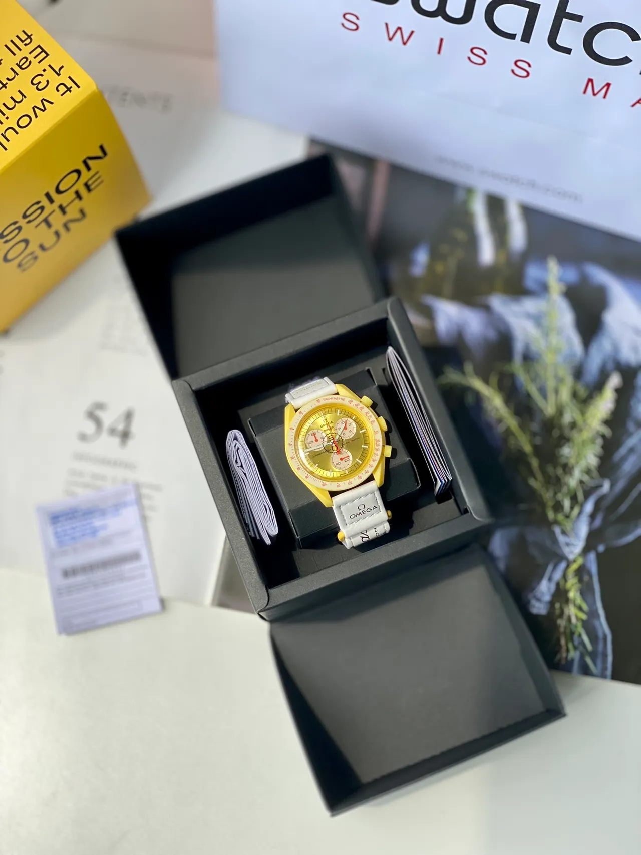 欧米茄 Speedmaster Moonwatch 黄色计时机械腕表 9