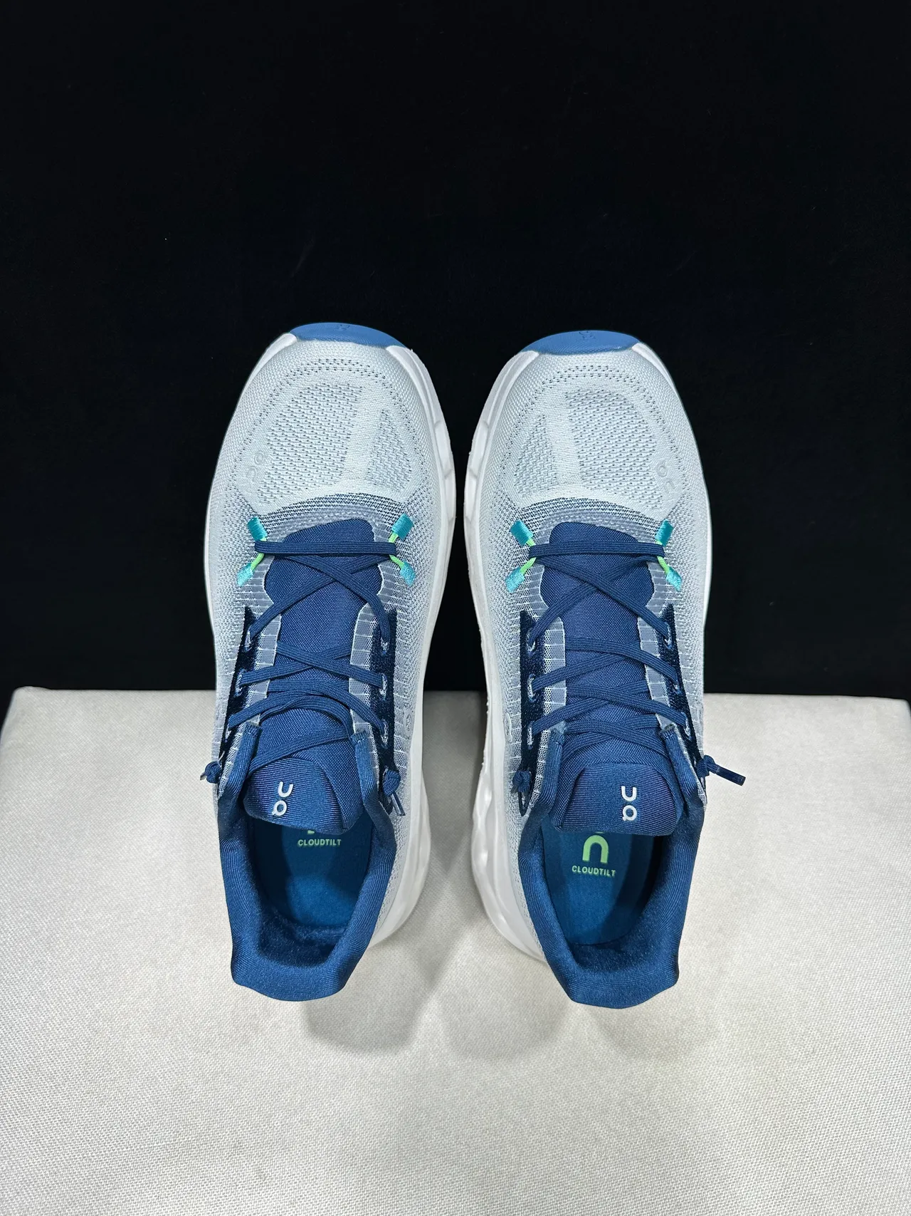 On 灰海军 工程针织鞋面 开放六边形 CloudTec Pods 跑鞋 11