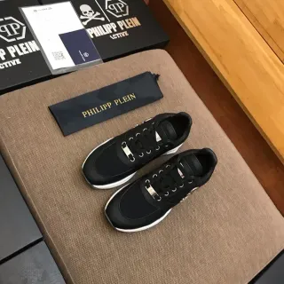 Philipp Plein Active काला सोना चंकी प्लेटफॉर्म सोल मेटेलिक हार्डवेयर एक्सेंट्स लाइफस्टाइल स्नीकर