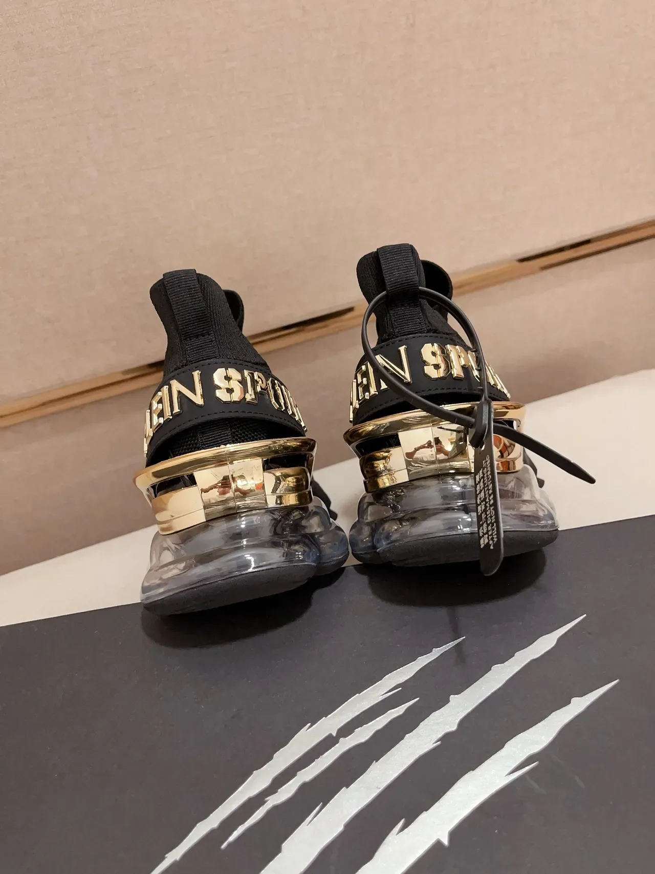 Philipp Plein أسود ذهبي Knit Sock-Fit Upper وسادة مطاطية منحوتة حذاء رياضي سميك 3