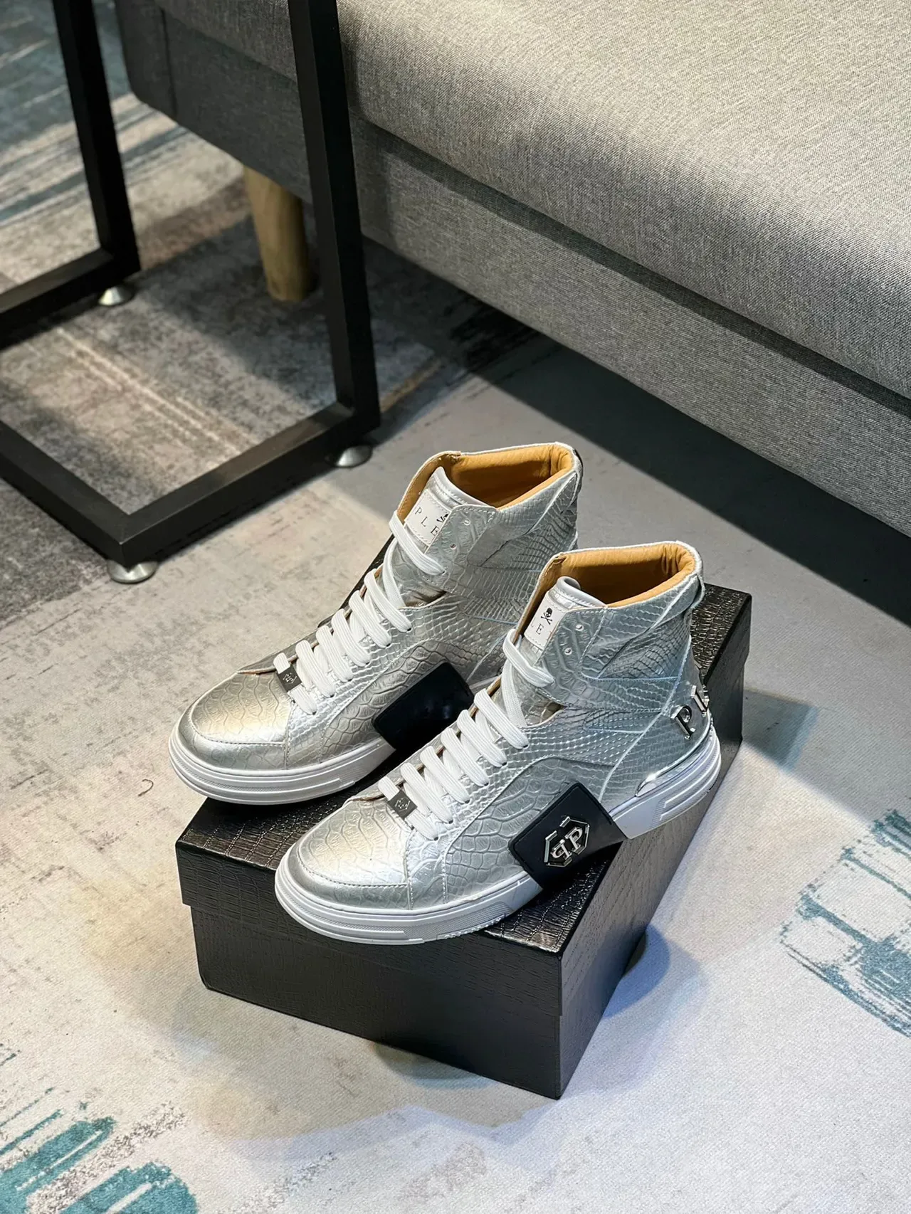 Philipp Plein উচ্চ টপ ধাতব রূপালী ক্রক-এমবসড লাইফস্টাইল স্নিকার 8