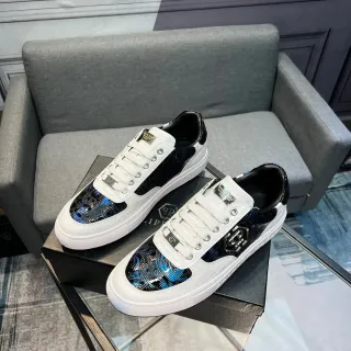 Philipp Plein ढाल चिह्न सफेद और इरिडेसेन्ट नीली काली जीवनशैली स्नीकर