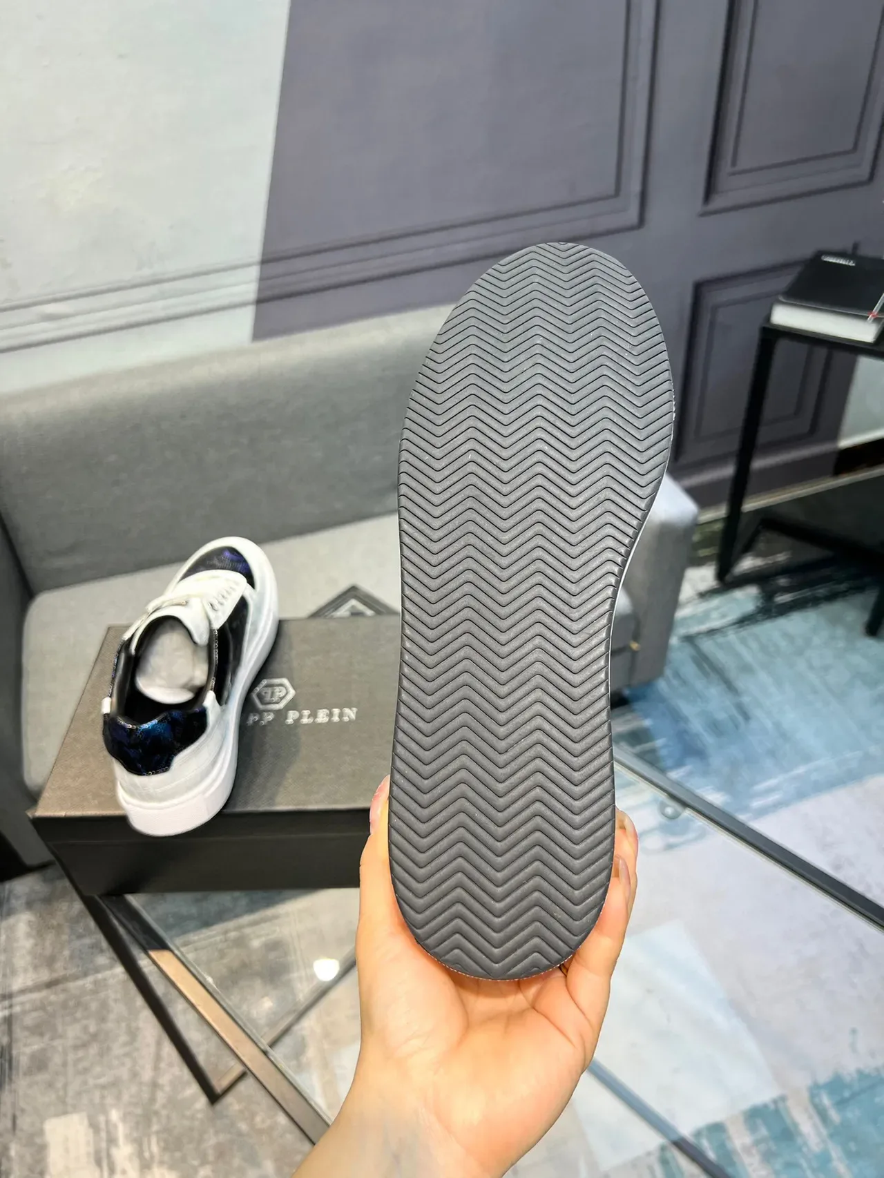 Philipp Plein Logo Bouclier Blanc et Bleu Irisé Noir Sneakers Lifestyle 7