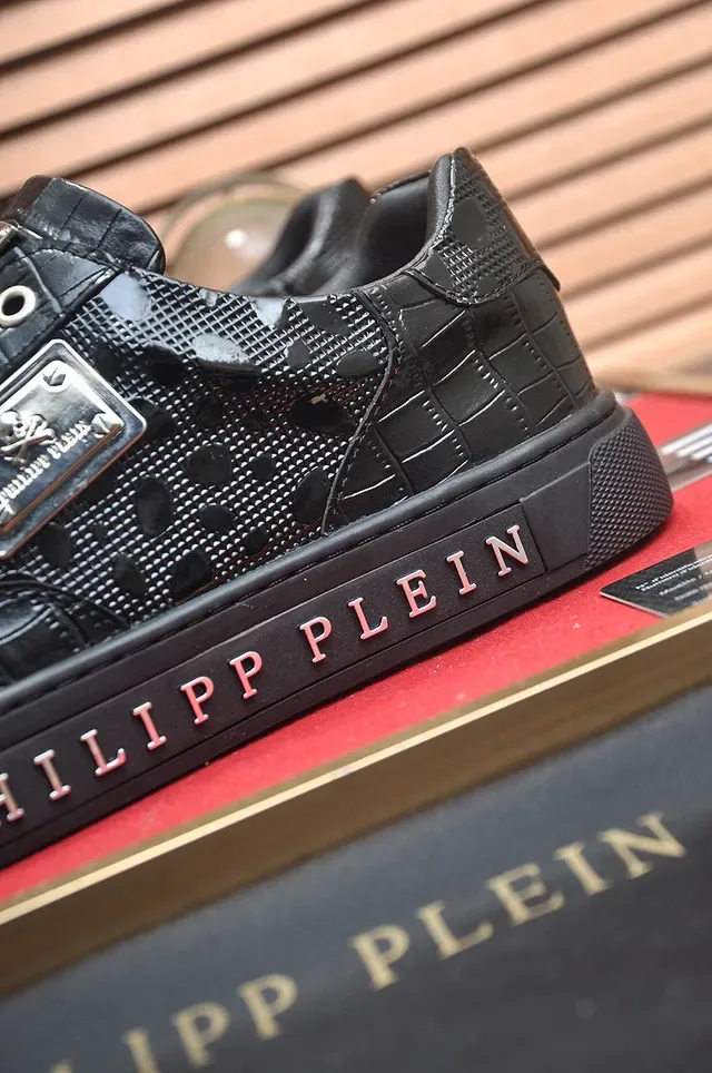 Philipp Plein Triple Black حذاء أسلوب حياة لامع نقش تمساح 9