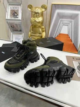 Prada 军绿色黑色高帮粗糙凸头底生活方式运动鞋 2