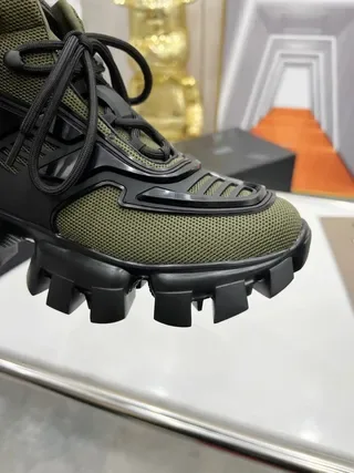 Prada 军绿色黑色高帮粗糙凸头底生活方式运动鞋 5