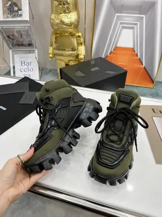 Prada 军绿色黑色高帮粗糙凸头底生活方式运动鞋 6
