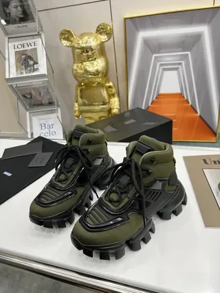 Prada 军绿色黑色高帮粗糙凸头底生活方式运动鞋 7