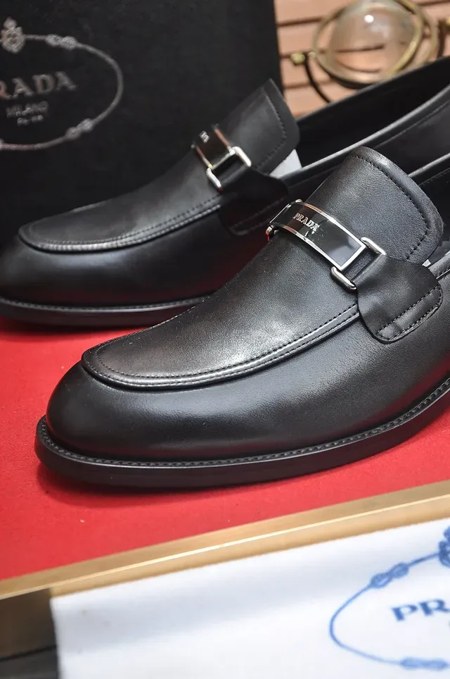 Prada Mocassin Noir Cuir Boucle 2