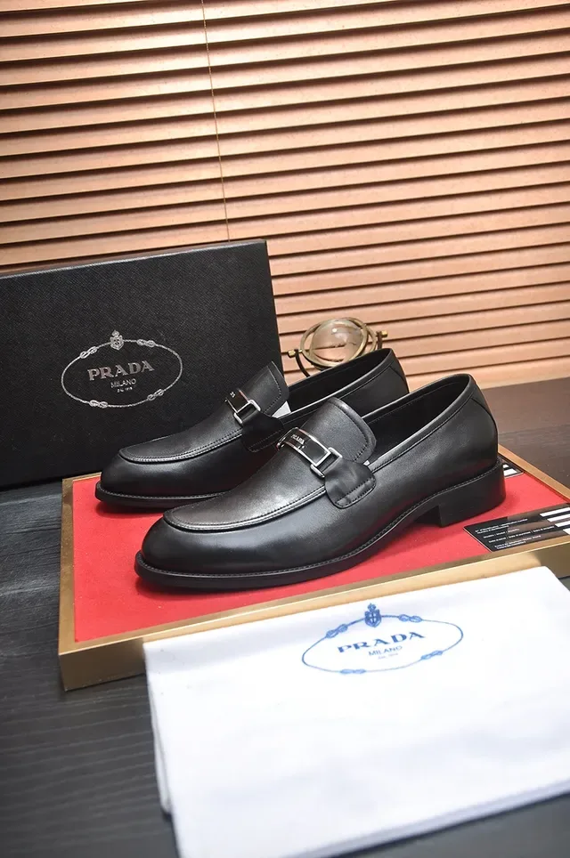 Prada Mocassin Noir Cuir Boucle 4
