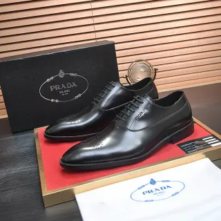 Prada ক্যাপ-টো ফুল ব্রোগ কালো অক্সফোর্ড জুতো