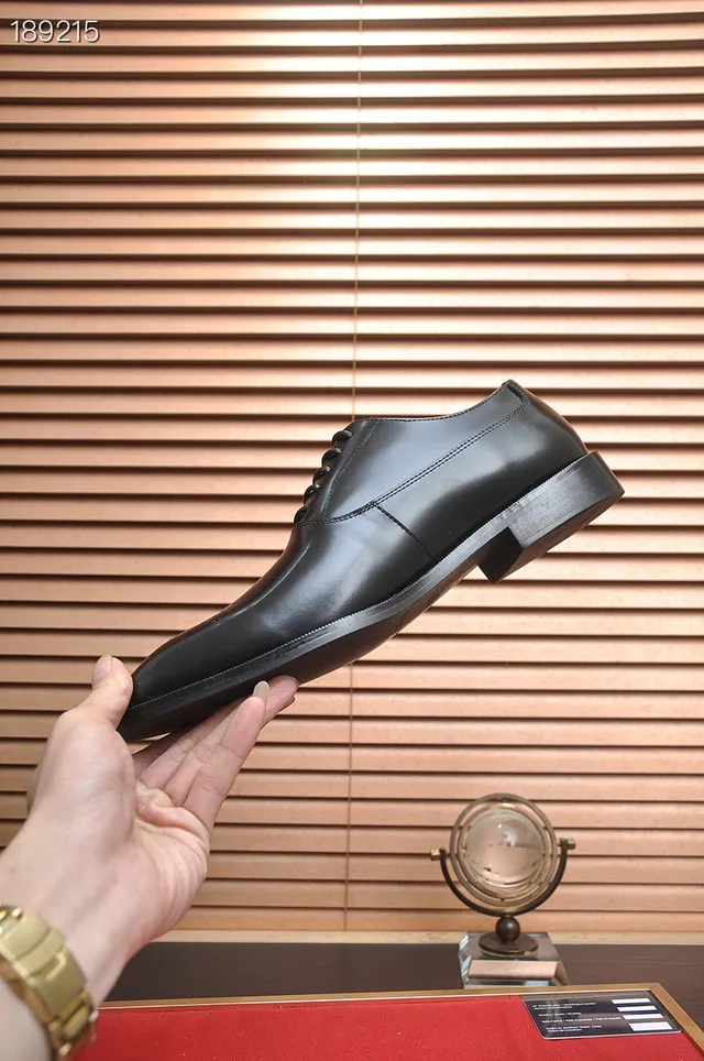 Prada ক্যাপ-টো ফুল ব্রোগ কালো অক্সফোর্ড জুতো 6