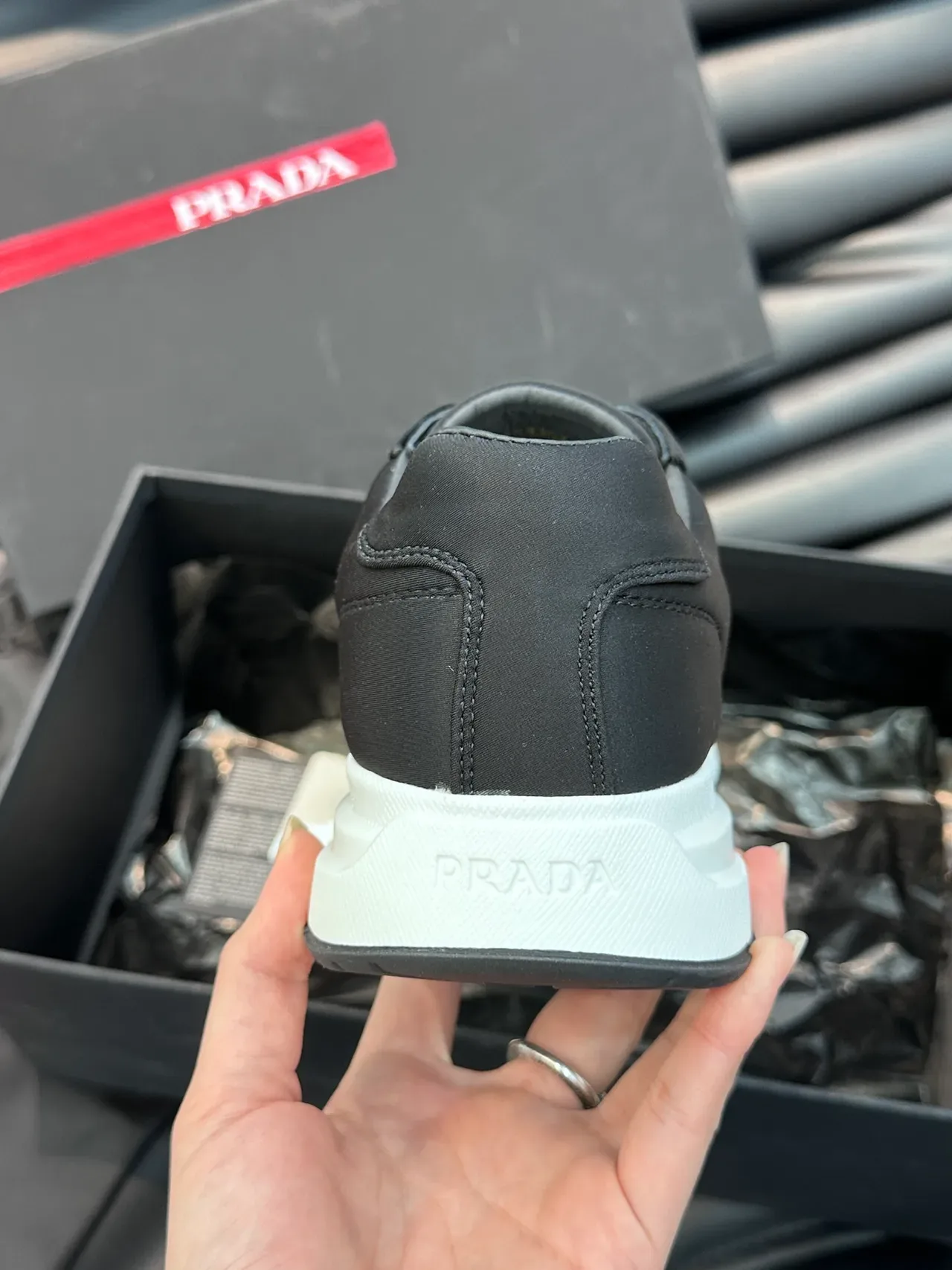 Prada Cloudbust Zapatillas Lifestyle Negro y Blanco 3