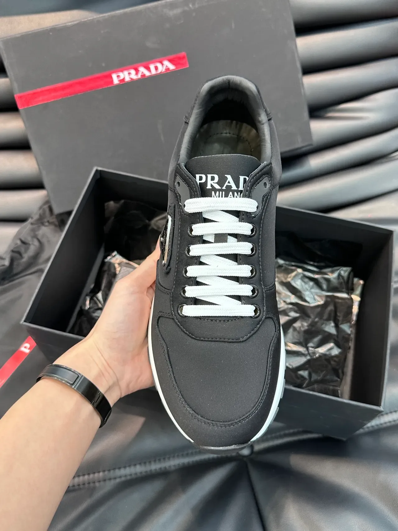 Prada Cloudbust Zapatillas Lifestyle Negro y Blanco 4