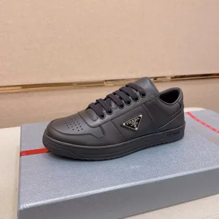 Prada Cloudbust 黑色皮革生活方式运动鞋
