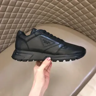 Prada Cloudbust काली चमड़े की लाइफस्टाइल स्नीकर