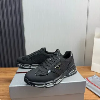 Prada Cloudbust काली जाली और सिंथेटिक लाइफस्टाइल स्नीकर