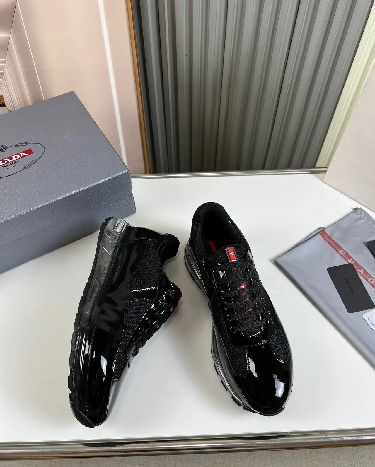 Prada Cloudbust Sneakers Lifestyle Noir en Cuir Patenté et Maille 5