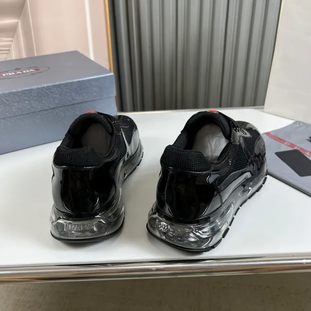Prada Cloudbust Sneakers Lifestyle Noir en Cuir Patenté et Maille 6