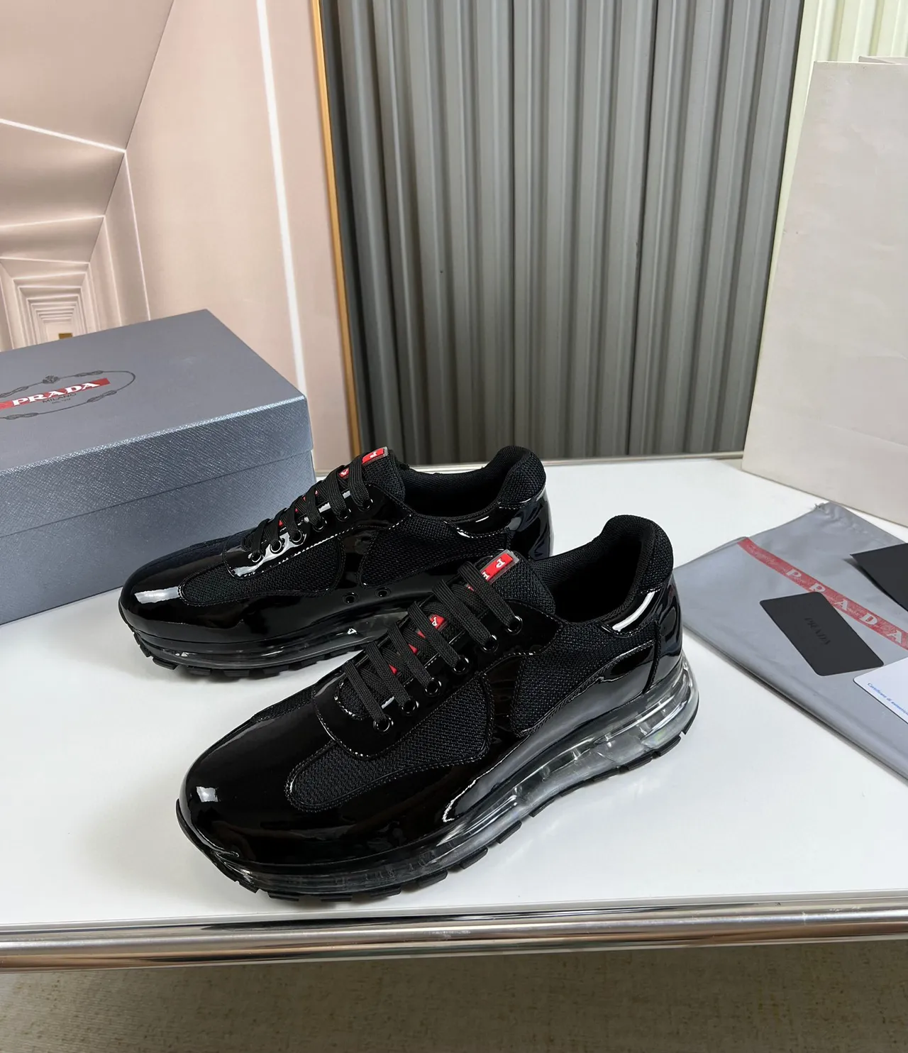 Prada Cloudbust Sneakers Lifestyle Noir en Cuir Patenté et Maille 7