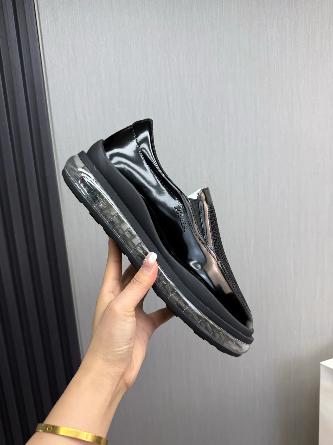 Prada Cloudbust কালো পেটেন্ট এবং মেশ লোফার্স 6