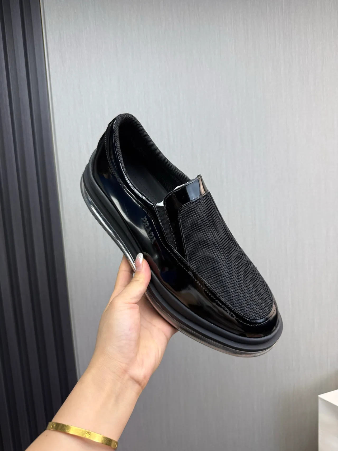 Prada Cloudbust কালো পেটেন্ট এবং মেশ লোফার্স 7