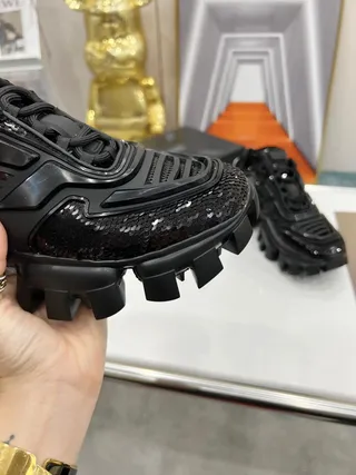 Prada Cloudbust حذاء رياضي أسود متلألئ جلد لامع سميك 3