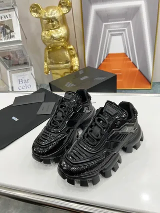 Prada Cloudbust حذاء رياضي أسود متلألئ جلد لامع سميك 8