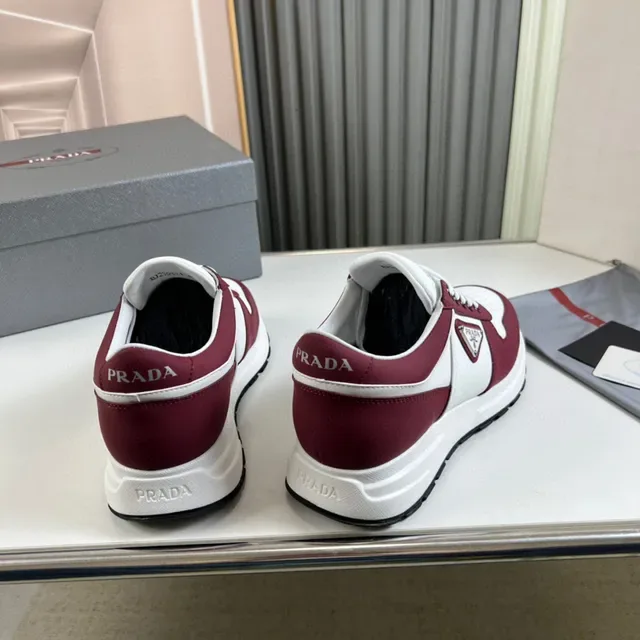 Prada Cloudbust Bordeaux et Blanc Sneakers Lifestyle 6