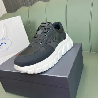 Prada Cloudbust গ্রে সাদা চাঙ্কি সোল মিক্সড ম্যাটেরিয়াল লাইফস্টাইল স্নিকার