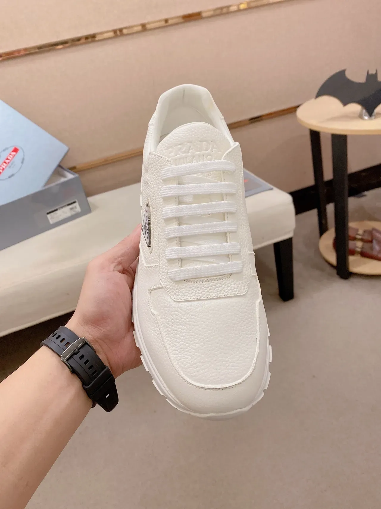 Prada Cloudbust 白色压纹皮革生活方式运动鞋 5