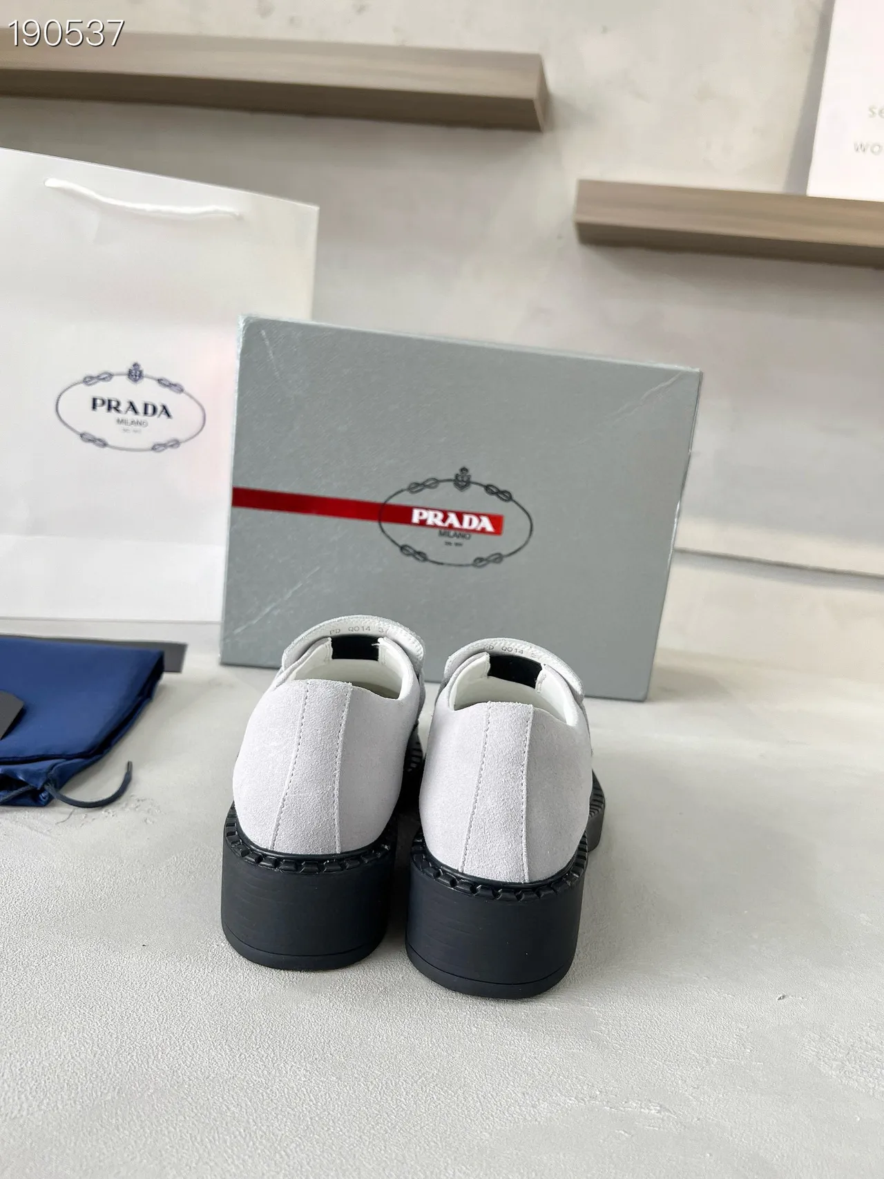 Prada লুফার ধূসর কালো সুয়েড উপরের অংশ মোক-টু সেলাই লুফার 2