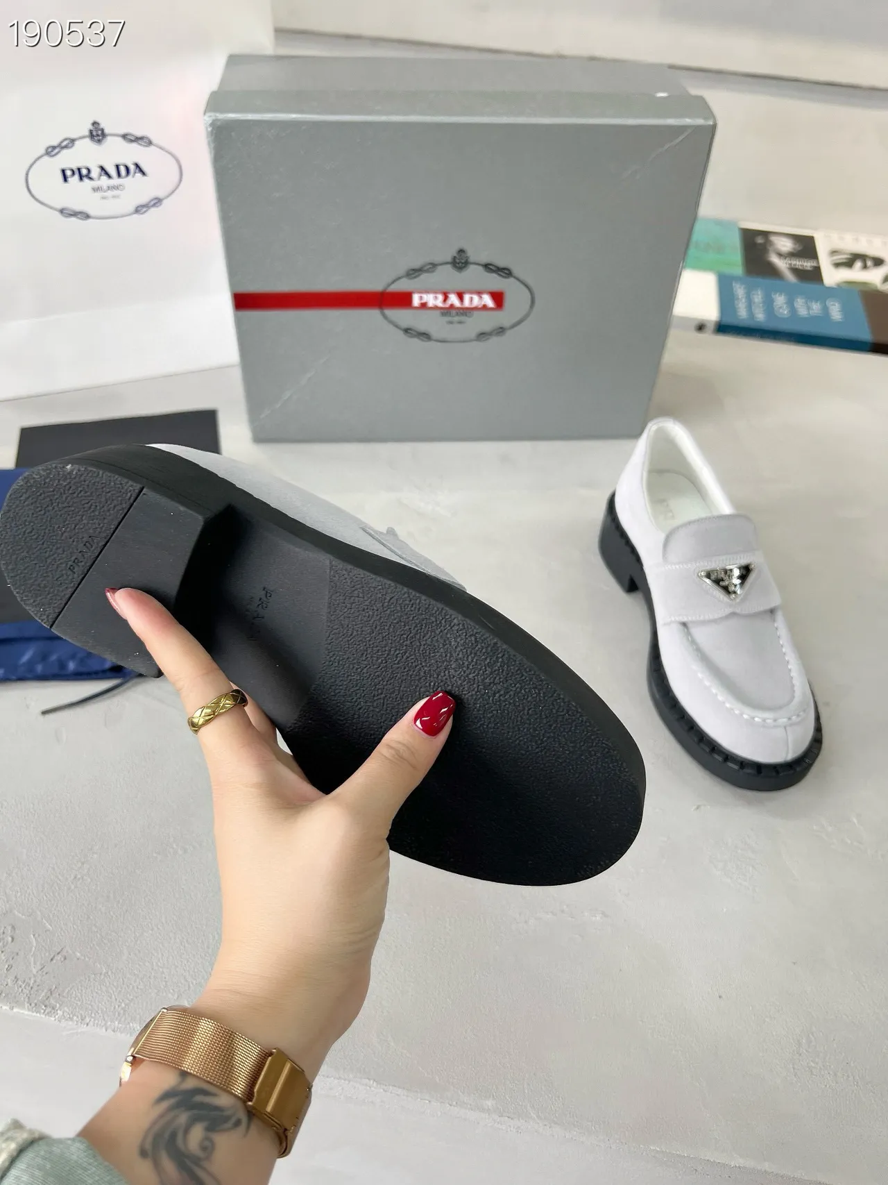 Prada লুফার ধূসর কালো সুয়েড উপরের অংশ মোক-টু সেলাই লুফার 3