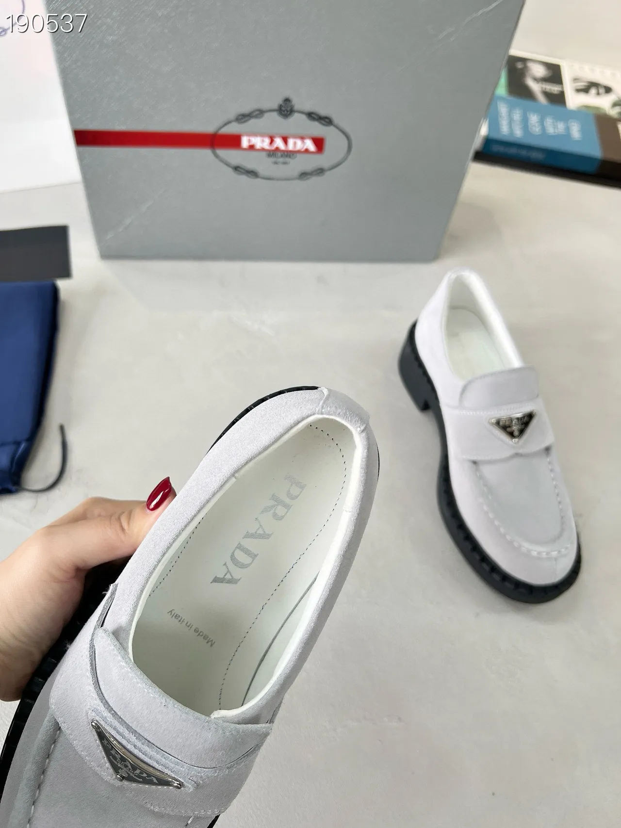Prada লুফার ধূসর কালো সুয়েড উপরের অংশ মোক-টু সেলাই লুফার 4