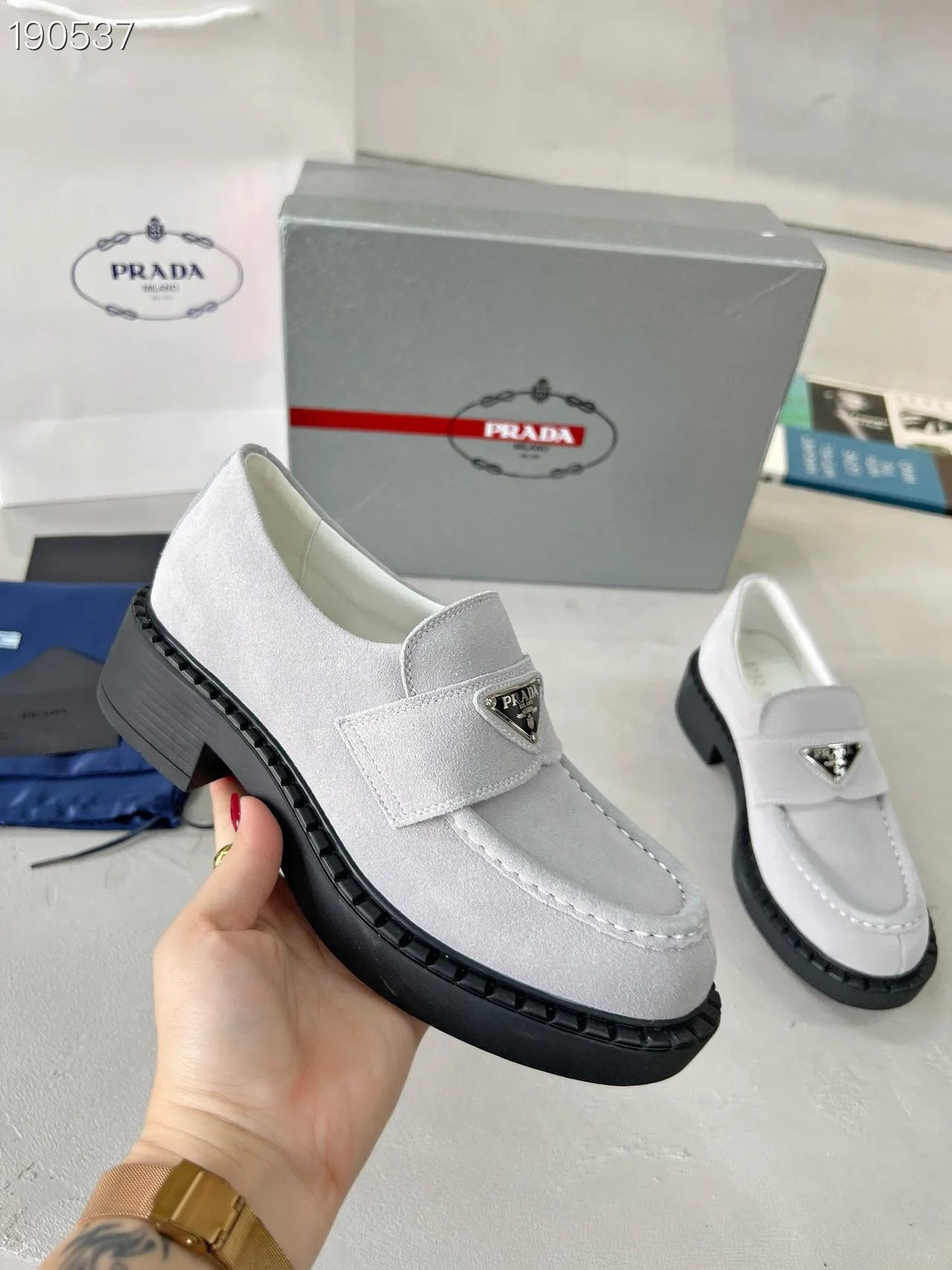 Prada লুফার ধূসর কালো সুয়েড উপরের অংশ মোক-টু সেলাই লুফার 8
