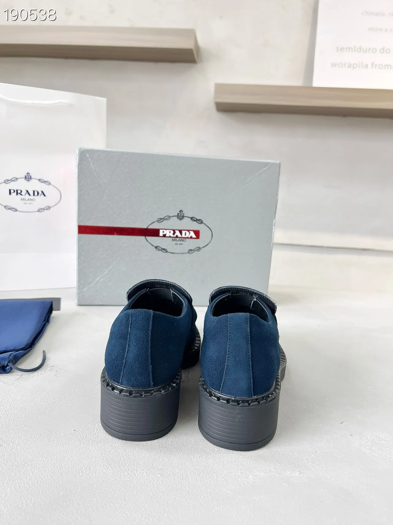 Prada Mocasín Ante Negro Marino Correa Superior Acolchada 2