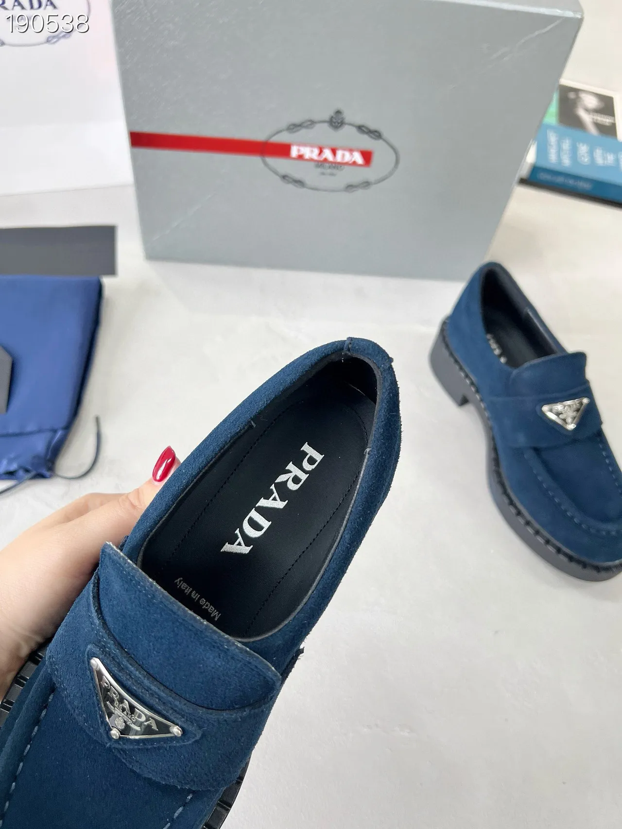 Prada Mocasín Ante Negro Marino Correa Superior Acolchada 4