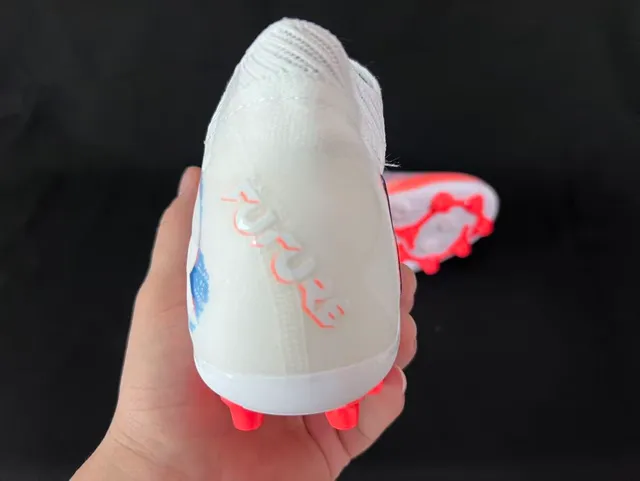 Puma Future Z Gradient White Red Blue Firm-Ground Zapatos de fútbol 3