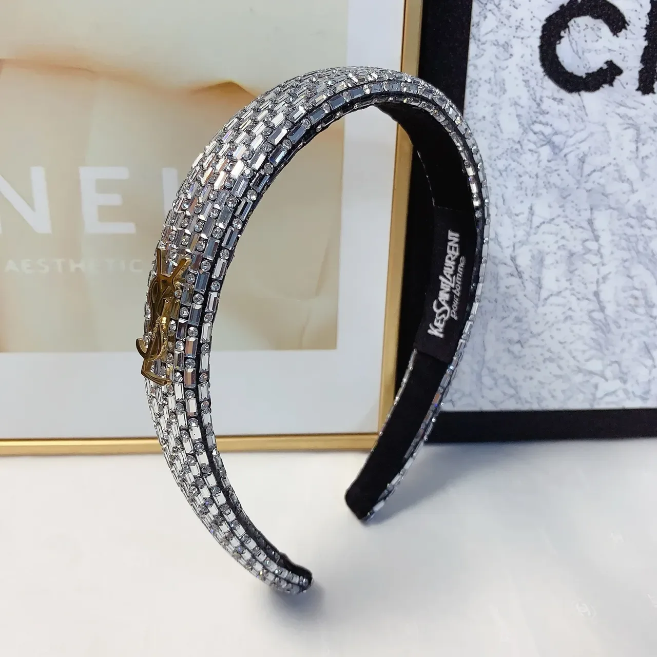 Saint Laurent Joyería negro y oro con cristales y monograma 3