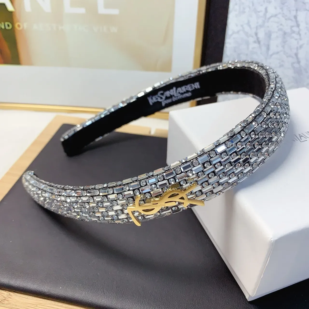Saint Laurent Joyería negro y oro con cristales y monograma 6