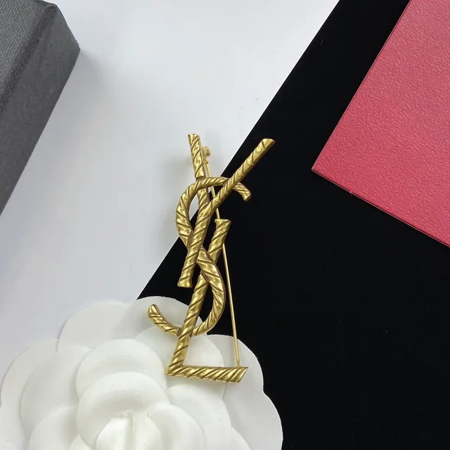 Saint Laurent लॉगो पैटर्न मोड़ती रस्सी सोने का टोन ब्रोच 3