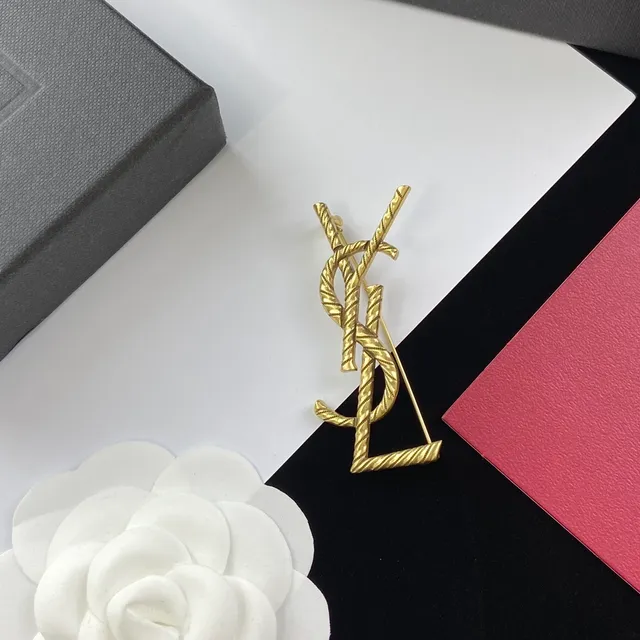 Saint Laurent लॉगो पैटर्न मोड़ती रस्सी सोने का टोन ब्रोच 4