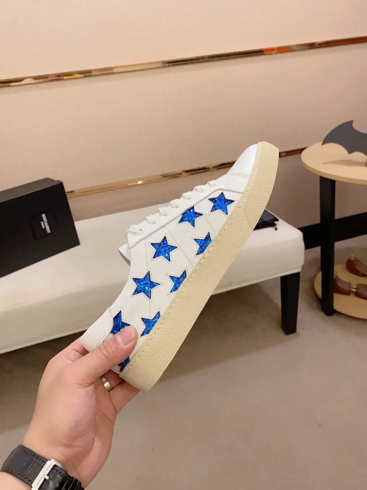 Saint Laurent Zapatillas Lifestyle Brancas Azuis de Couro com Apliques de Estrela de Glitter 5