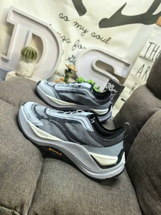 Salomon Cinza Preto Upper de Malha e Sintético Sculpted Dual-Density Midsole Tênis de Corrida 7