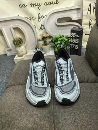 Salomon Cinza Preto Upper de Malha e Sintético Sculpted Dual-Density Midsole Tênis de Corrida 10