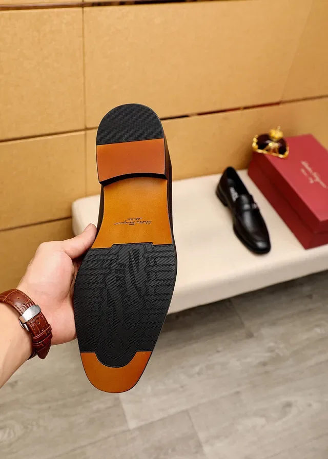 Salvatore Ferragamo Gancini لوفر جلد أسود بكل حصان 2