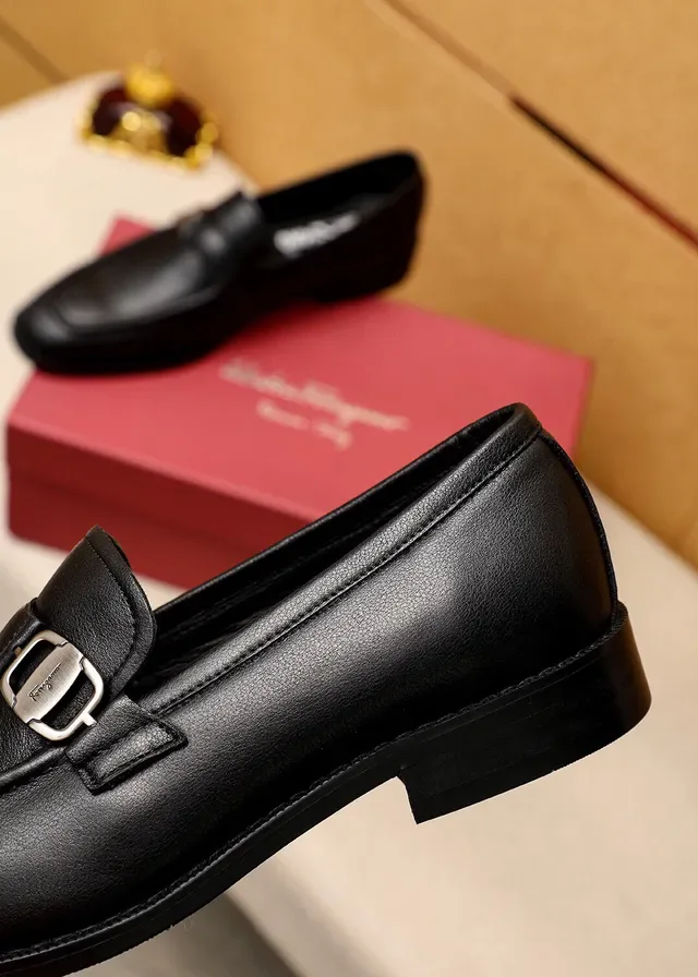Salvatore Ferragamo Gancini لوفر جلد أسود بكل حصان 4